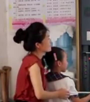 新人教版小學數(shù)學四年級上冊《梯形的認識》吉林